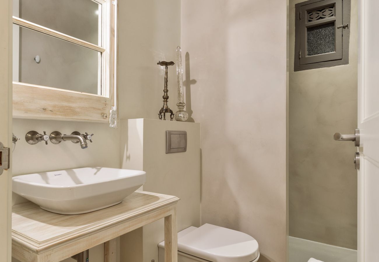 Apartamento en Barcelona - OLA LIVING ENRIC GRANADOS Apartamento en Barcelona - OLA LIVING ENRIC GRANADOS