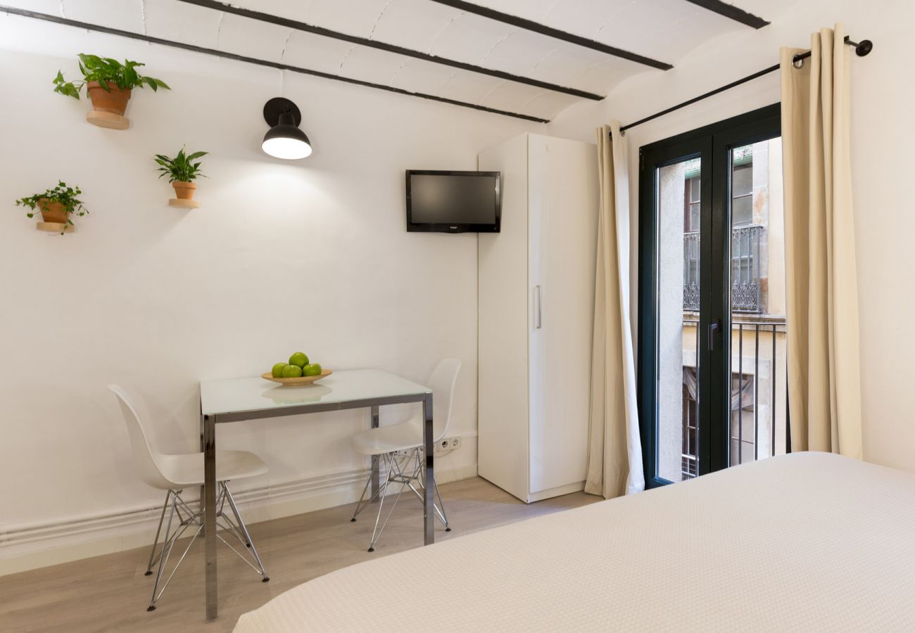 Estudio en Barcelona - OLA LIVING BORN 3