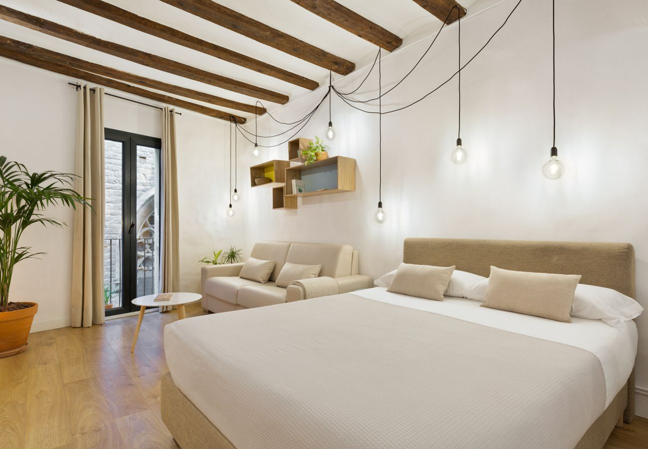 Estudio en Barcelona - OLA LIVING BORN 8