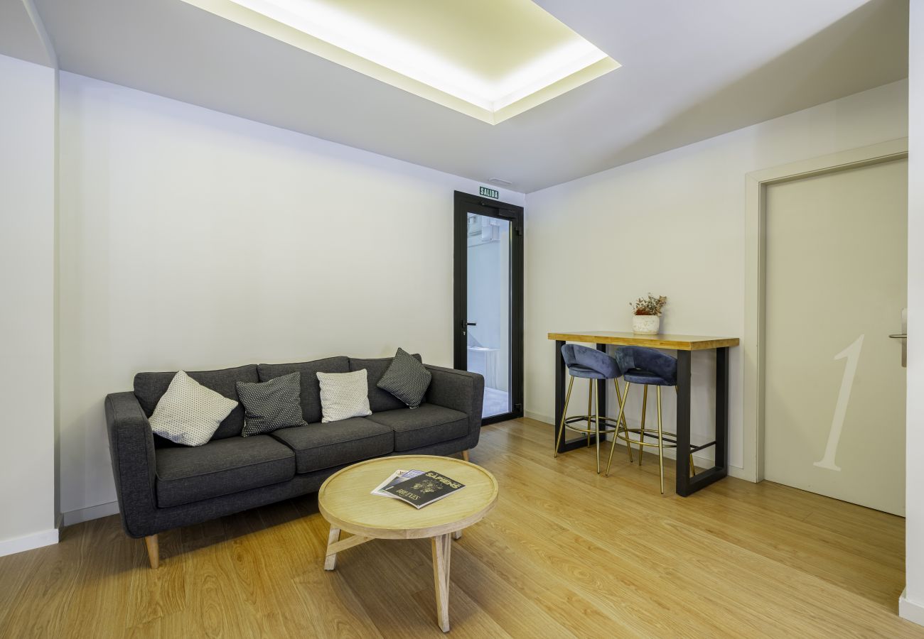 Alquiler por habitaciones en Barcelona - Ola Living Hostal Diagonal 10 Individual