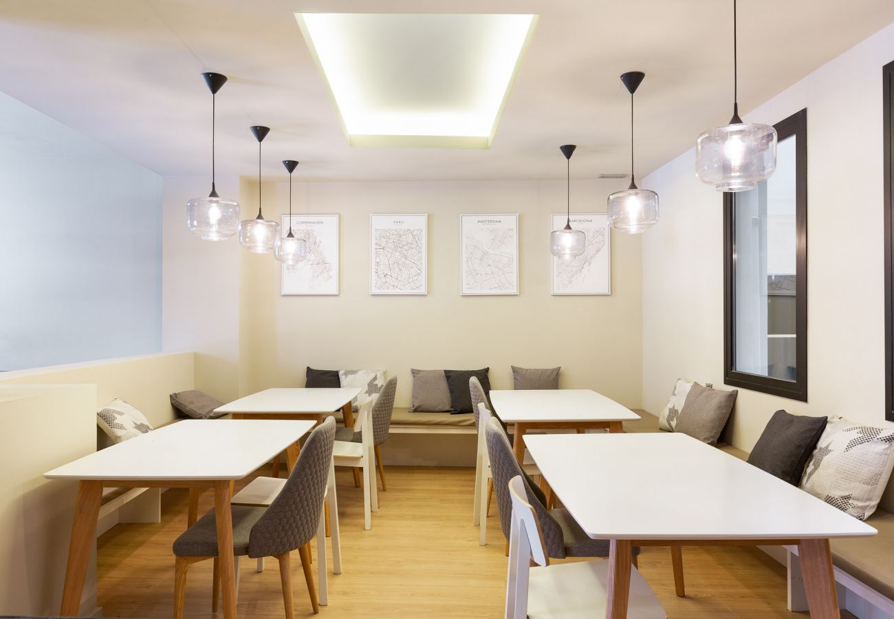 Alquiler por habitaciones en Barcelona - Ola Living Hostal Diagonal 6