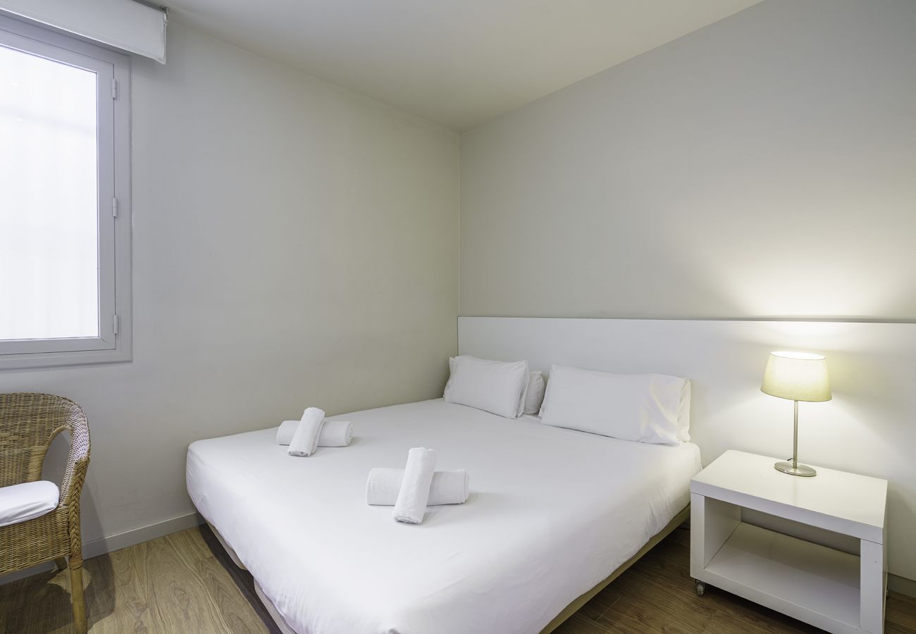 Alquiler por habitaciones en Barcelona - Ola Living Hostal Diagonal 8