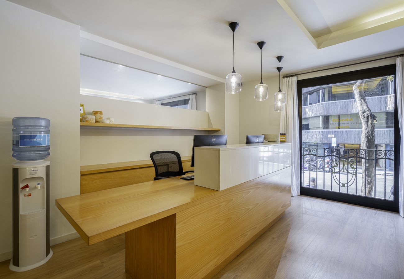 Alquiler por habitaciones en Barcelona - Ola Living Hostal Diagonal 1