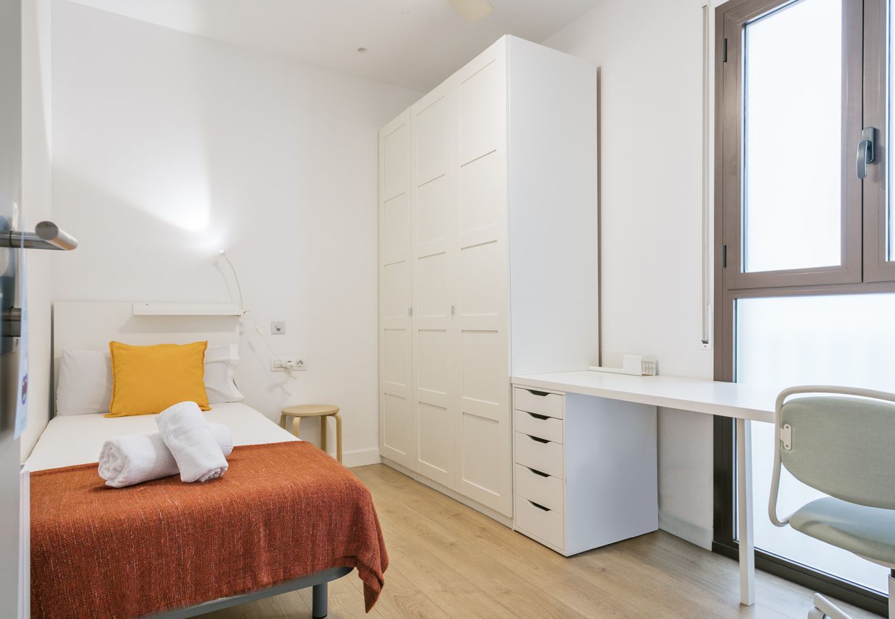 Apartamento en Barcelona - B E-2 Ind Interior #HAB 3
