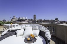 Ferienwohnung in Barcelona - OLA LIVING BISBE ATTIC SQUARE VIEW