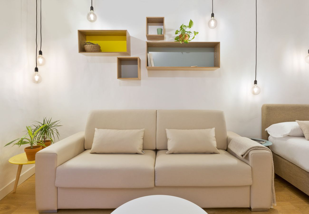 Studio in Barcelona - OLA LIVING BORN 1