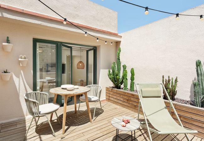 Studio in Barcelona - OLA LIVING BORN 10 ATTIC Studio in Barcelona - OLA LIVING BORN 10 ATTIC