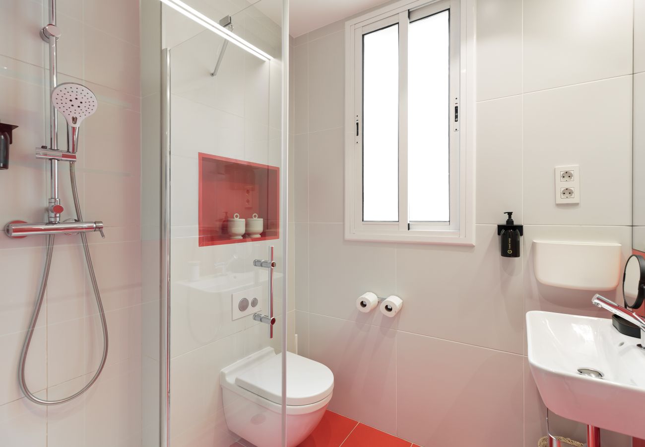 Ferienwohnung in Barcelona - OLA LIVING SANTA ANNA ATTIC