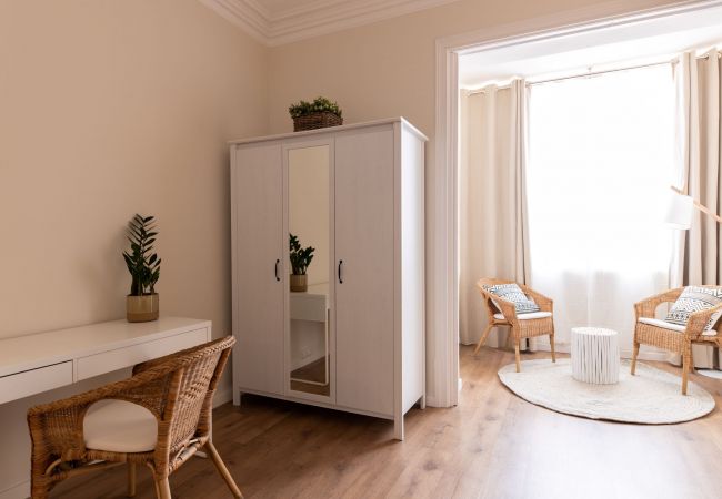 Ferienwohnung in Barcelona - Ola Living Aribau D 4