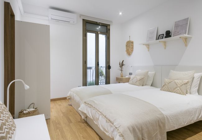 Ferienwohnung in Barcelona - OLA LIVING CONSELL DE CENT 1