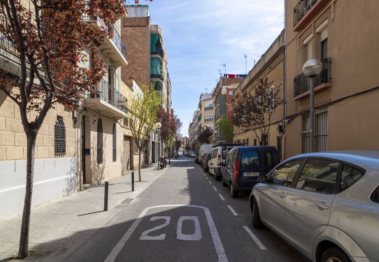 Ferienwohnung in Hospitalet de Llobregat - OLA LIVING CALID 2