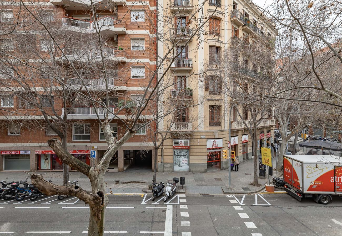 Ferienwohnung in Barcelona - OLA LIVING CONSELL DE CENT 2