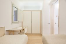 Apartment in Barcelona - OLA LIVING BISBE STREET VIEW 1