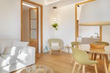 Apartment in Barcelona - OLA LIVING BISBE SQUARE VIEW 1.1