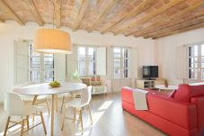 Apartment in Barcelona - OLA LIVING BISBE SQUARE VIEW 3