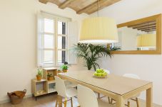Apartment in Barcelona - OLA LIVING BISBE STREET VIEW 2