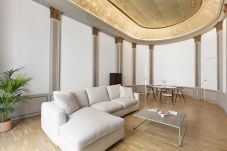 Apartment in Barcelona - OLA LIVING PALAUET