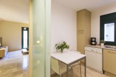 Apartment in Barcelona - OLA LIVING MERCE SOL 2