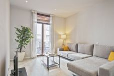 Apartment in Barcelona - OLA LIVING PERILL