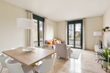 Apartment in Barcelona - OLA LIVING MERCE MAR 1