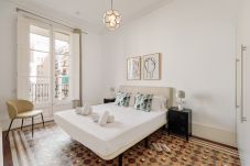 Apartment in Barcelona - OLA LIVING ARCO DEL TRIUNFO