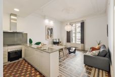 Apartment in Barcelona - OLA LIVING ARCO DEL TRIUNFO