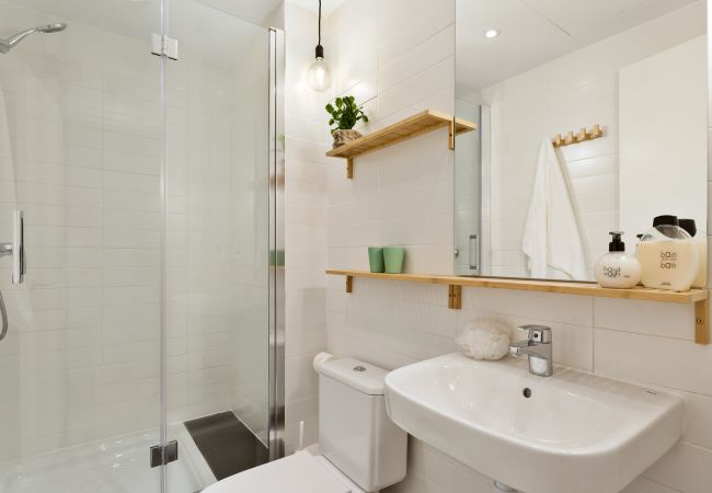Studio in Barcelona - OLA LIVING BORN 1 Studio in Barcelona - OLA LIVING BORN 1