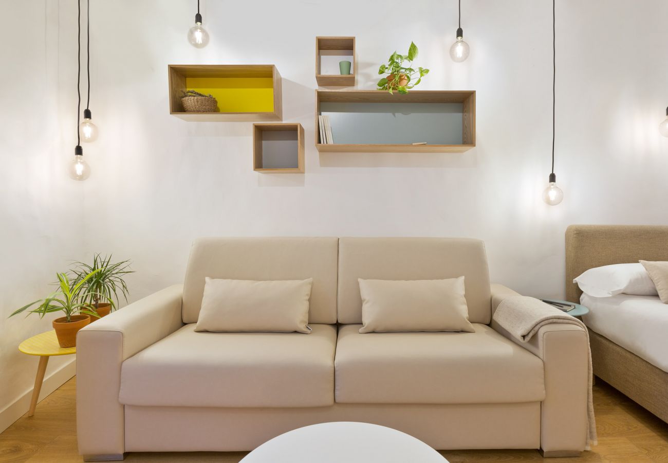 Studio in Barcelona - OLA LIVING BORN 4