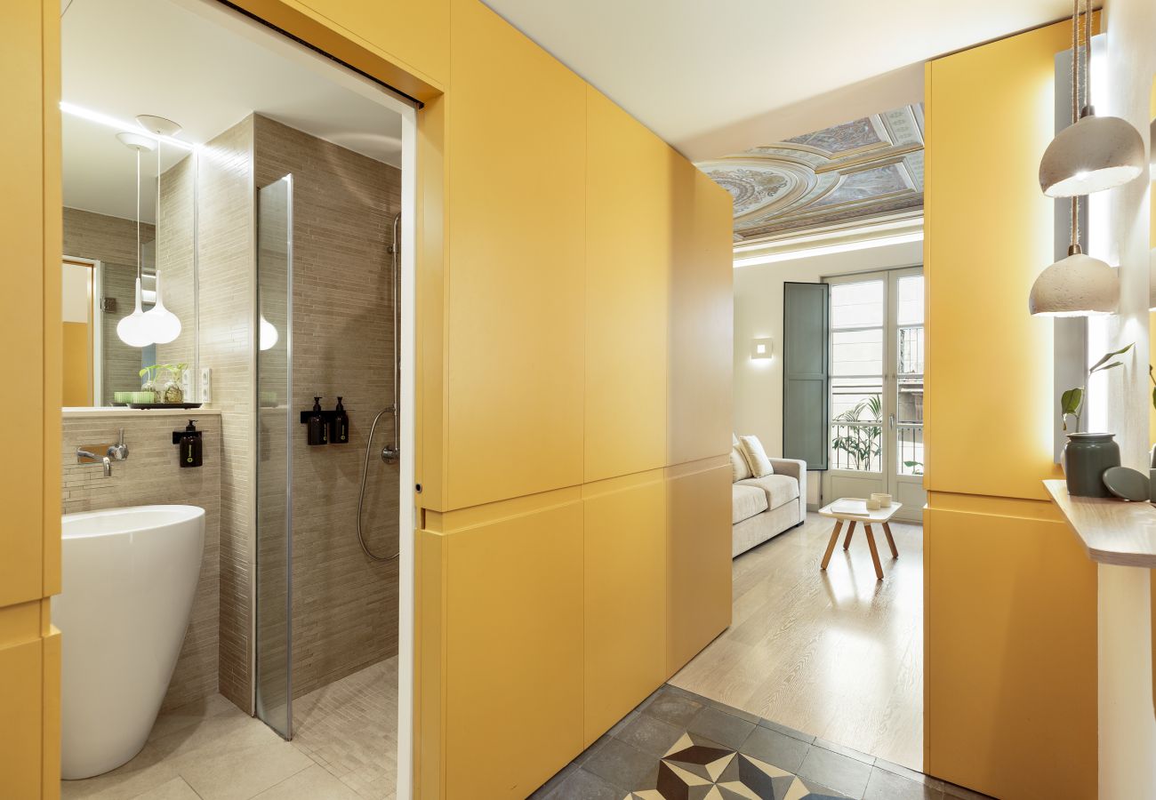 Apartment in Barcelona - OLA LIVING PETRITXOL LES RAMBLES