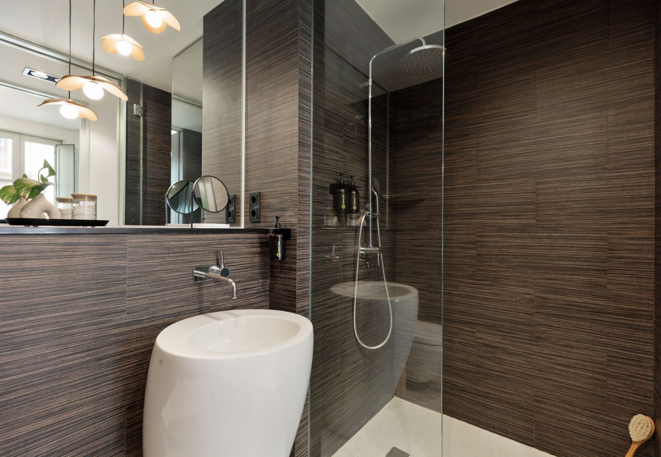Apartment in Barcelona - OLA LIVING PETRITXOL LES RAMBLES