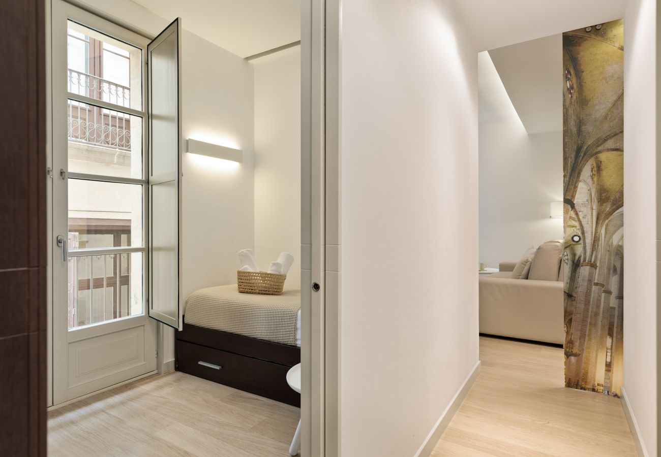 Apartment in Barcelona - OLA LIVING PETRITXOL SANTA MARÍA DEL MAR