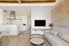 Apartment in Barcelona - OLA LIVING CALABRIA 2