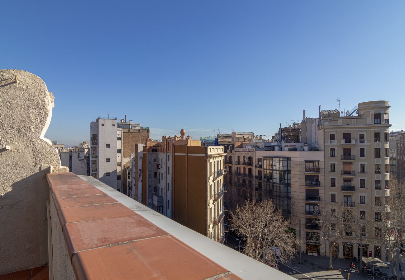 Apartment in Barcelona - OLA LIVING CALABRIA 7 ATTIC