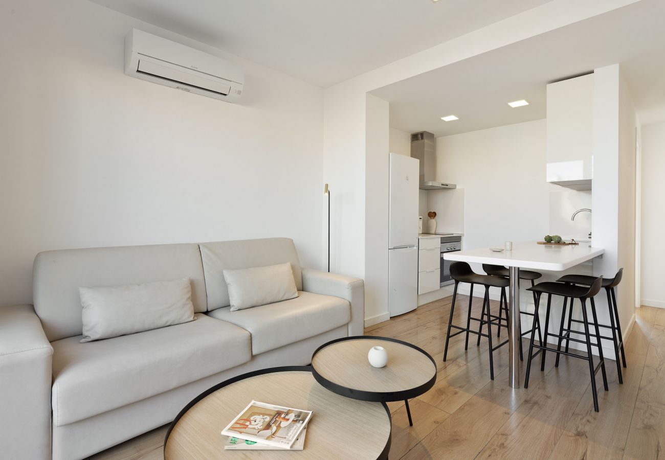 Apartment in Barcelona - OLA LIVING CALABRIA 7 ATTIC