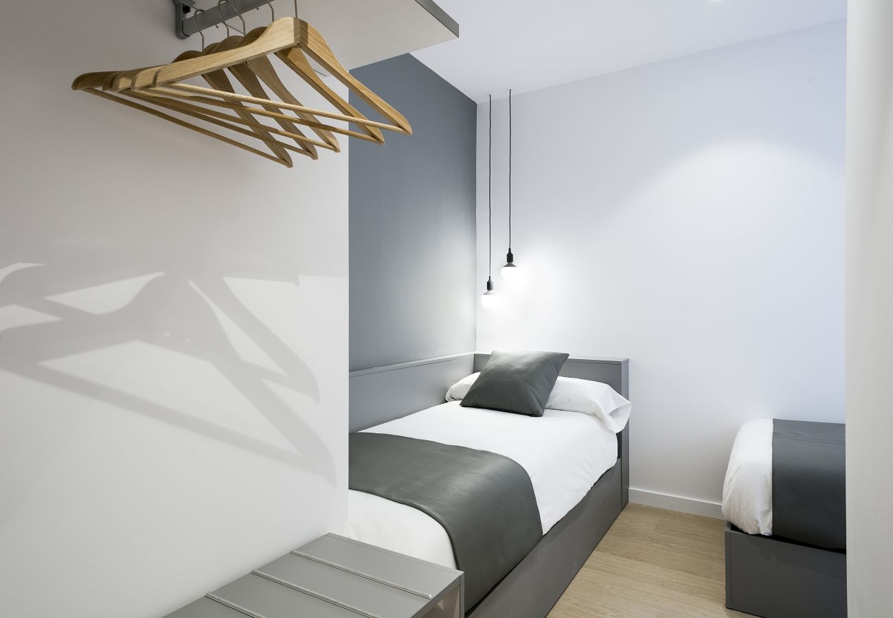 Apartment in Barcelona - OLA LIVING SANTA ANNA 2