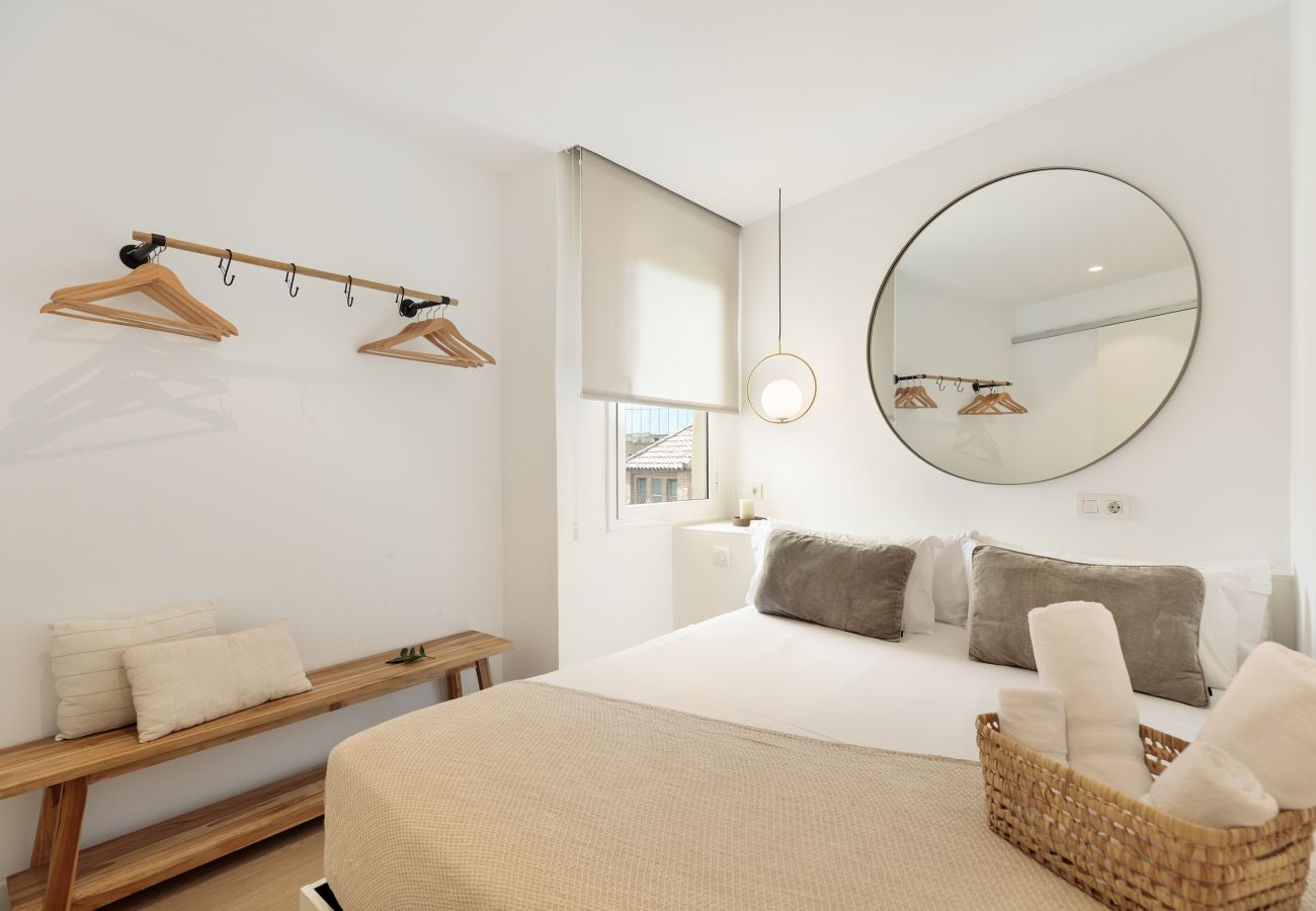 Apartment in Barcelona - OLA LIVING SANTA ANNA 1