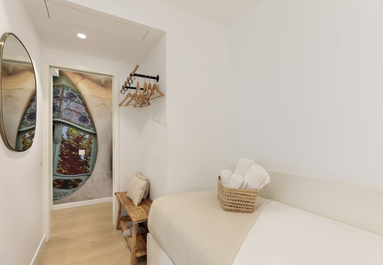 Apartment in Barcelona - OLA LIVING SANTA ANNA 1