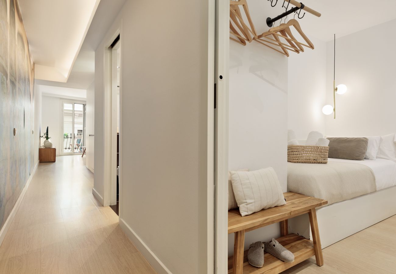Apartment in Barcelona - OLA LIVING SANTA ANNA 1