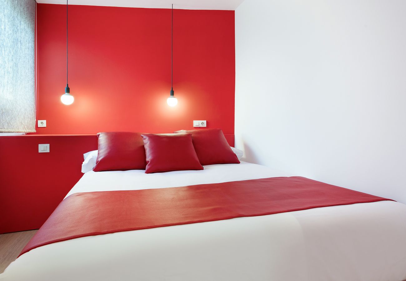 Apartment in Barcelona - OLA LIVING SANTA ANNA ATTIC
