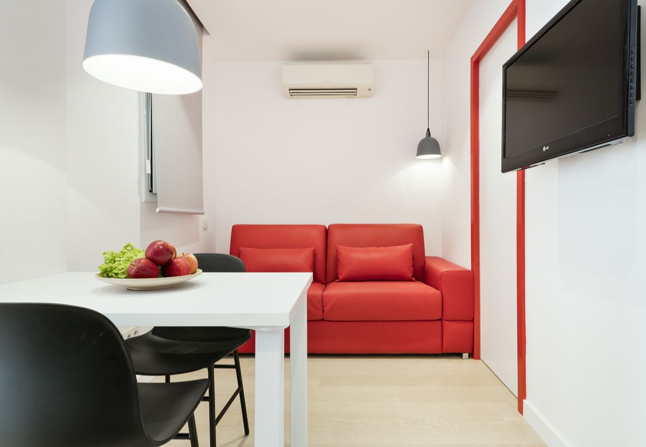 Apartment in Barcelona - OLA LIVING SANTA ANNA ATTIC