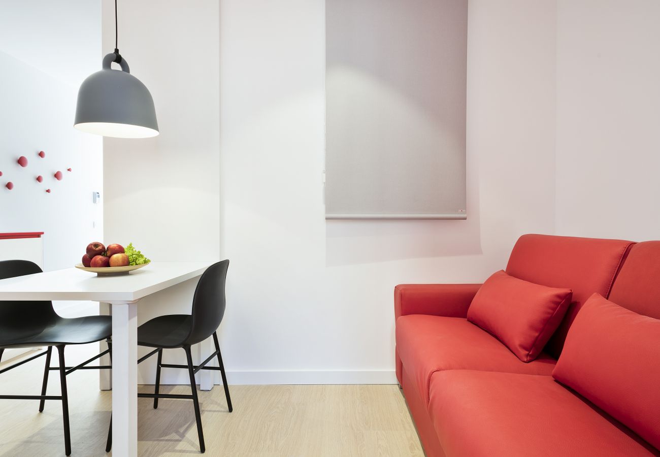 Apartment in Barcelona - OLA LIVING SANTA ANNA ATTIC