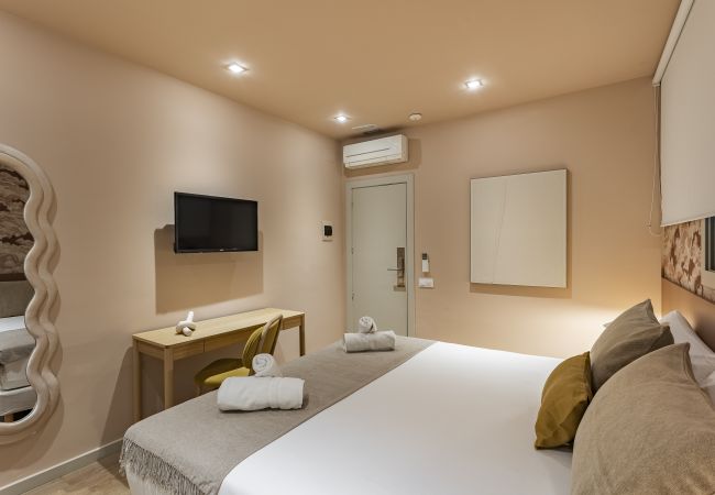 Rent by room in Barcelona - Ola Living Hostal Diagonal 11 Rent by room in Barcelona - Ola Living Hostal Diagonal 11