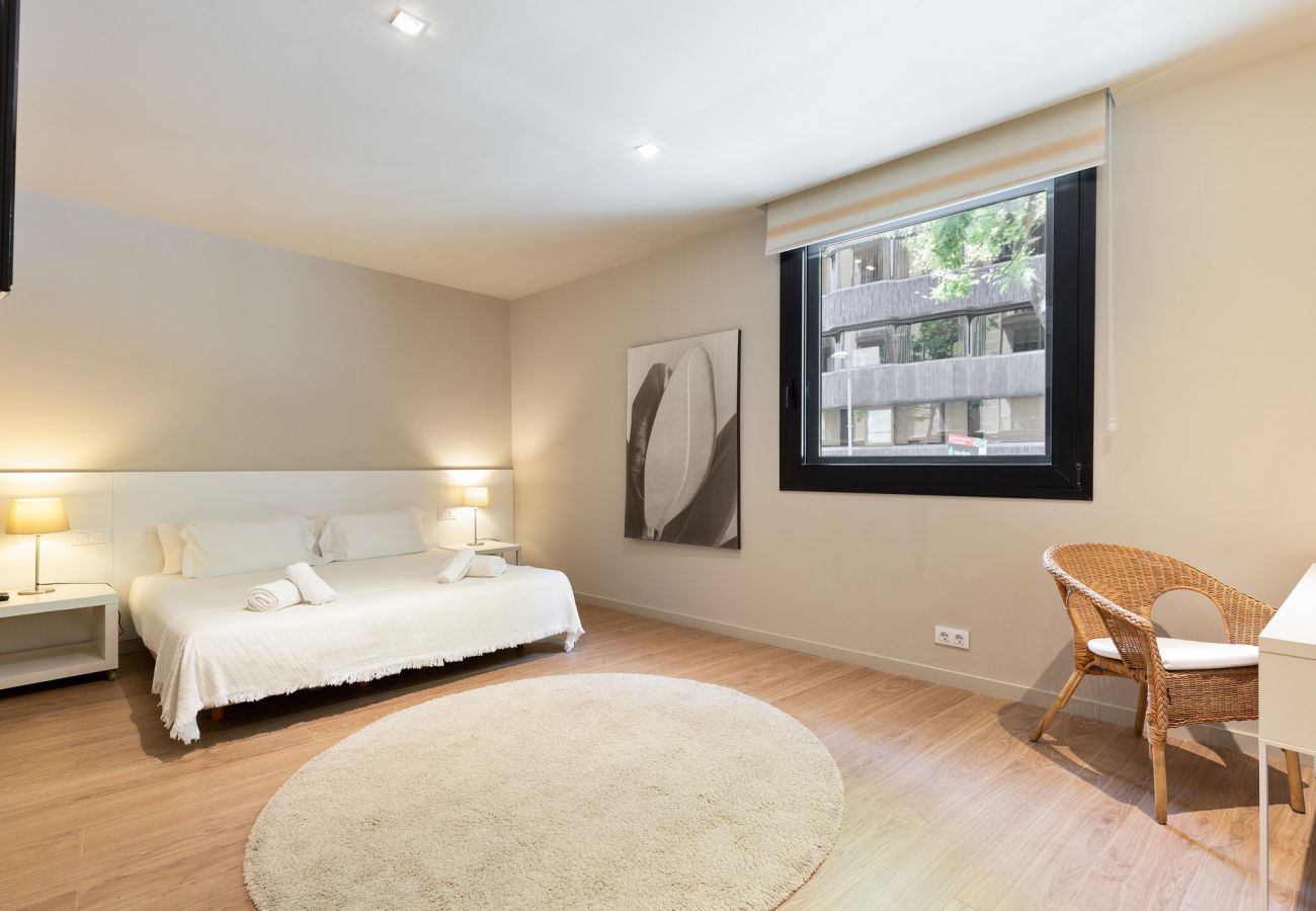 Rent by room in Barcelona - Ola Living Hostal Diagonal 12