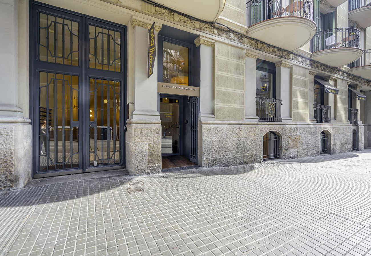 Rent by room in Barcelona - Ola Living Hostal Diagonal 12