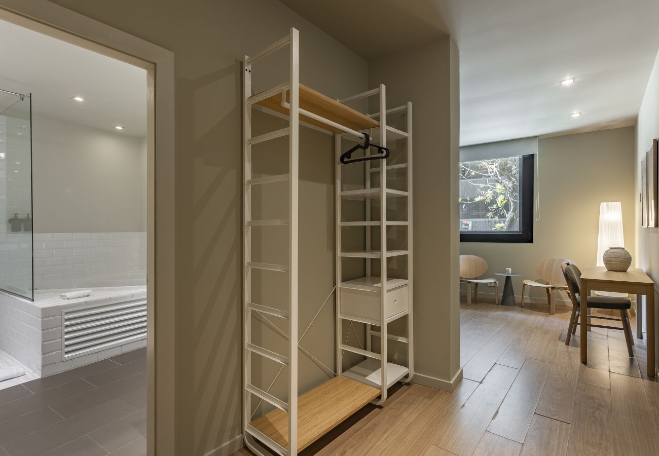 Rent by room in Barcelona - Ola Living Hostal Diagonal 12