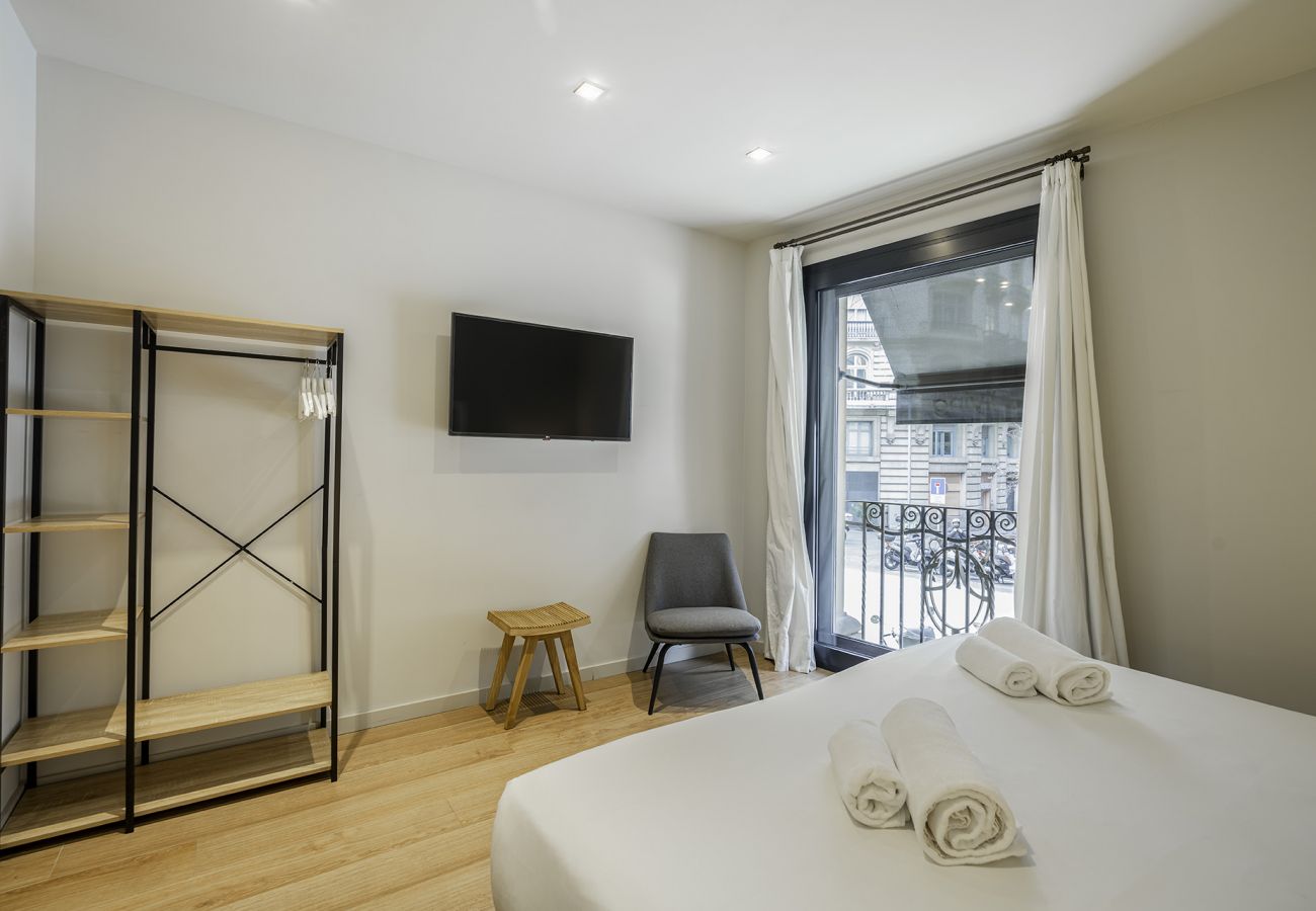 Rent by room in Barcelona - Ola Living Hostal Diagonal 1