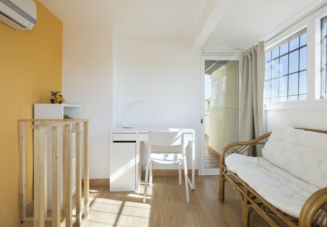 Apartment in Barcelona - OLA LIVING VIDRERIA 6 ATIC