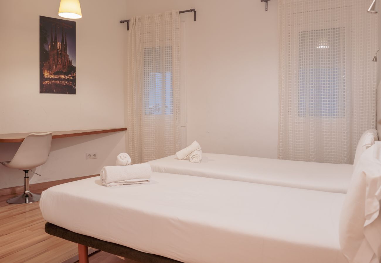 Apartment in Barcelona - OLA LIVING SAGRADA FAMILIA 1