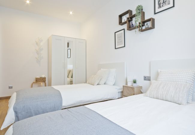 Apartment in Barcelona - OLA LIVING CONSELL DE CENT 7