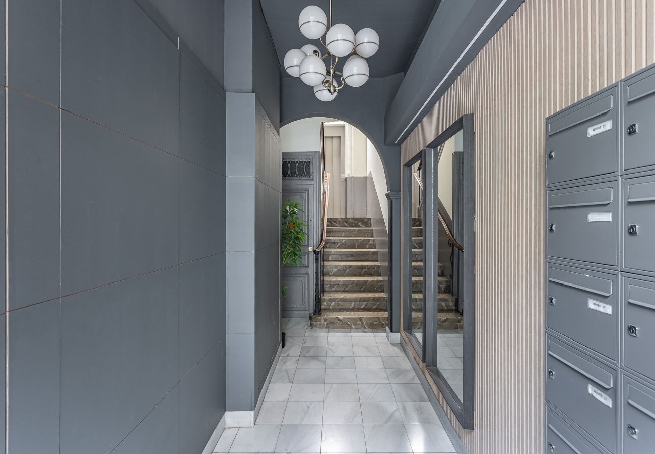 Apartment in Barcelona - OLA LIVING CONSELL DE CENT 5